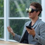 HTC добавит в Vive Flow поддержку iPhone и двуручный ввод