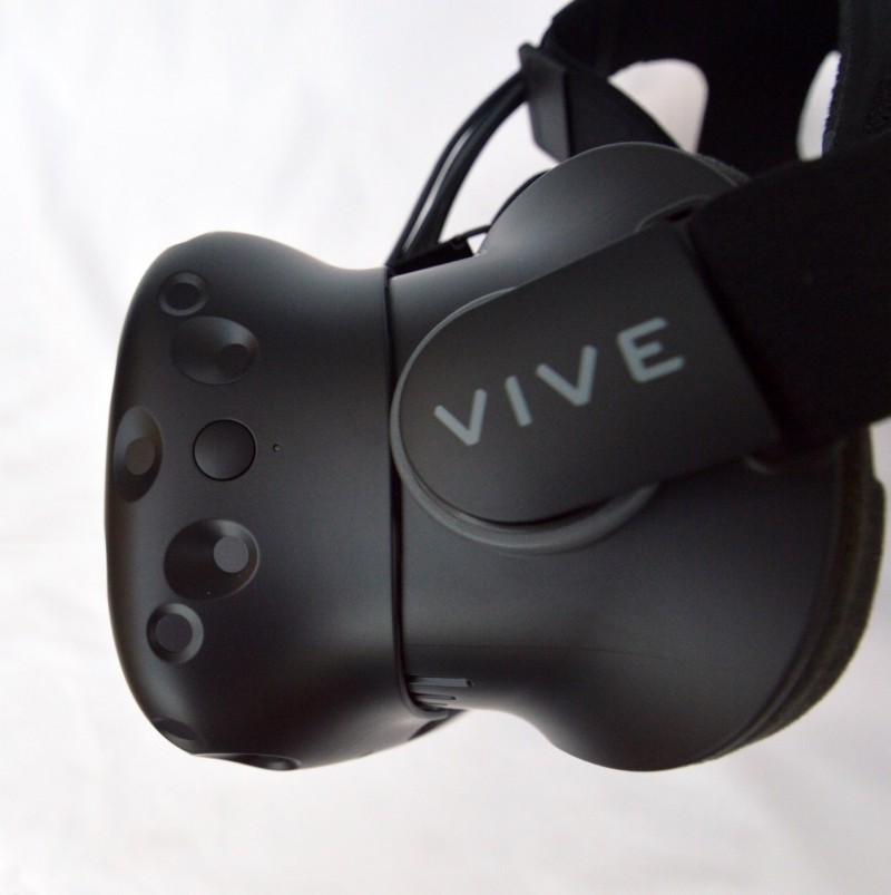 Vive-consumer-unboxing-9