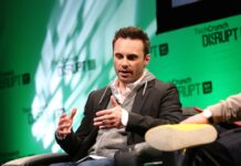 Соучредитель Oculus Брендан Айрайб ушёл из Facebook на фоне слухов об отмене Rift 2