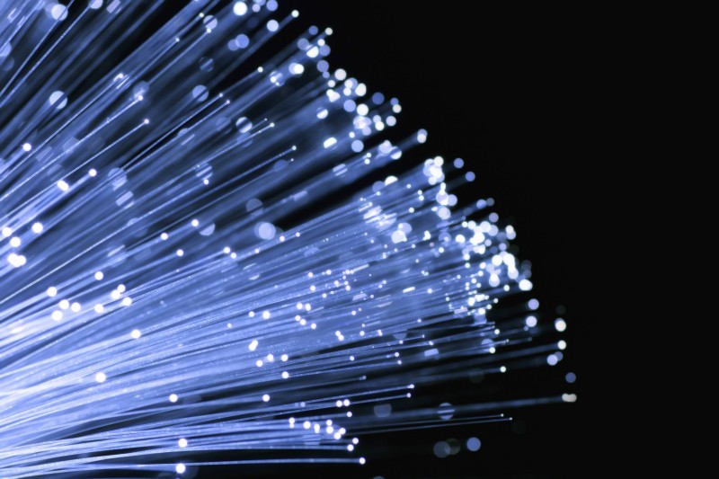 iStock_000004374706Large_fiber_optics_multiseat