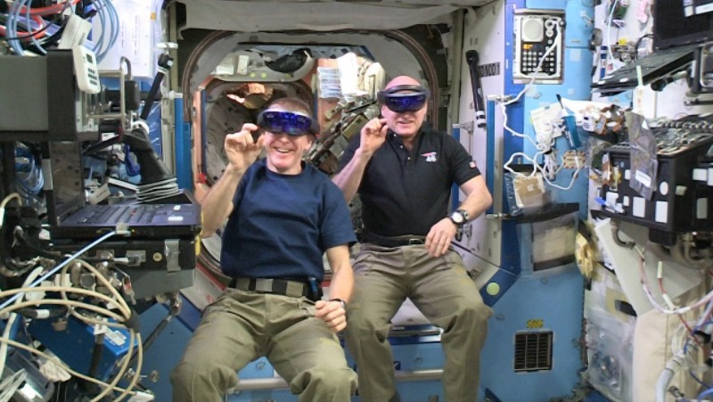 microsoft-hololens-iss-nasa