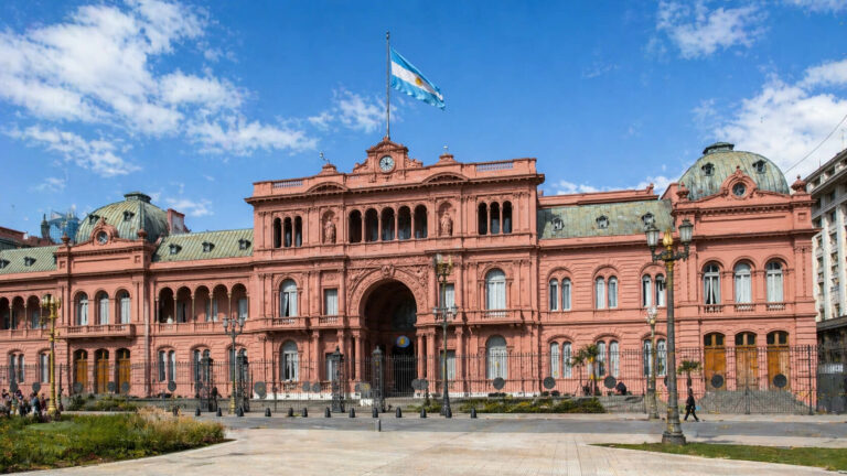 Власти Аргентины ввели запрет для журналистов в умных очках